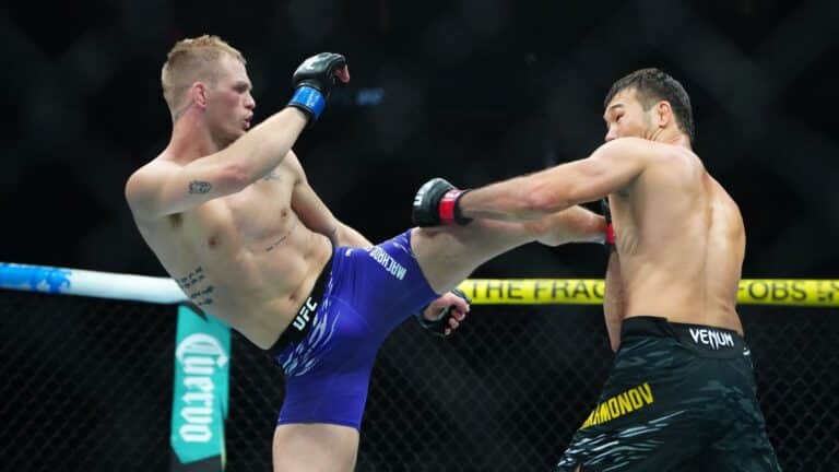 Иэн Гэрри готов к реваншу с Шавкатом Рахмоновым, но приоритет – Ислам Махачев