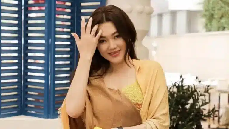 Ерке Есмахан ескерту жасады