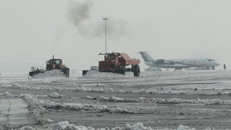 Рейсы из Алматы задержали на 8 часов из-за плохой погоды