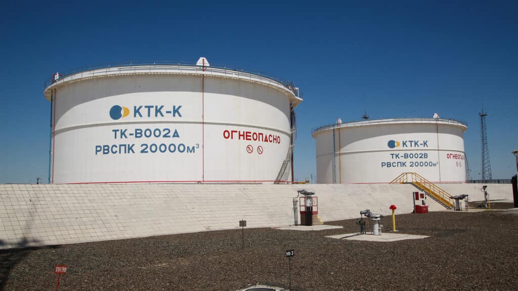 Путин разрешил СП «Роснефти» и Shell продать долю в КТК, по которому идет 80% нефти из Казахстана/фото: Серикжан Ковланбаев