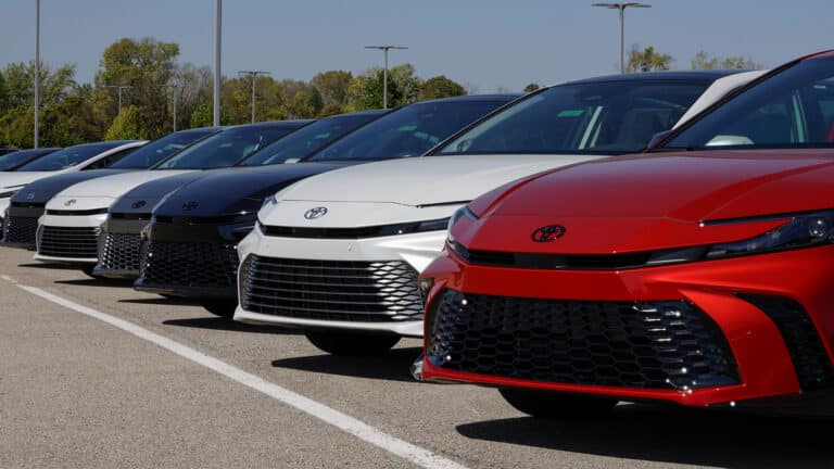 Toyota отзывает 51 тыс. Camry – и на «Камрюху» бывает проруха