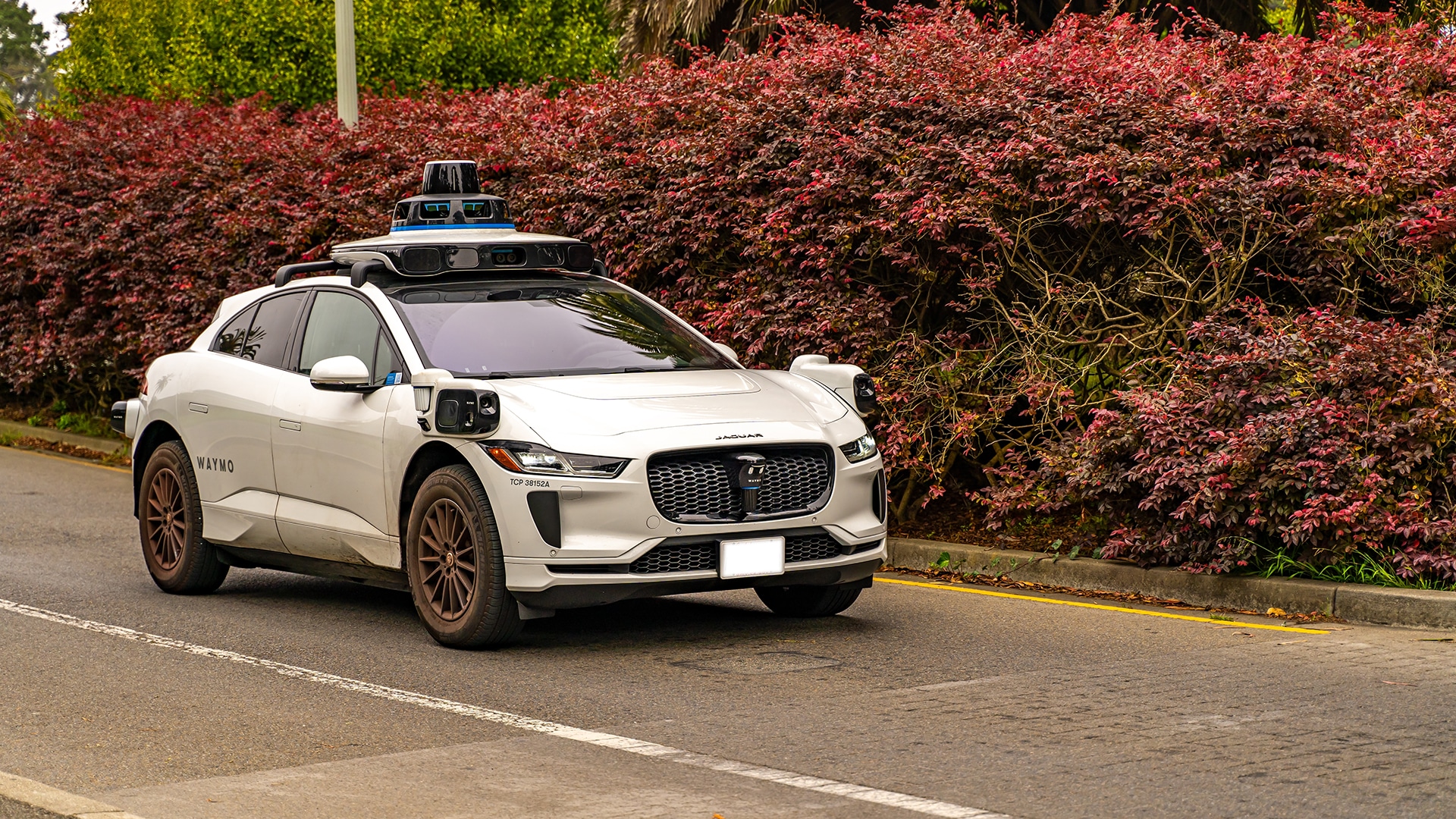 Беспилотные автомобили запустят в Казахстане с 2027 года