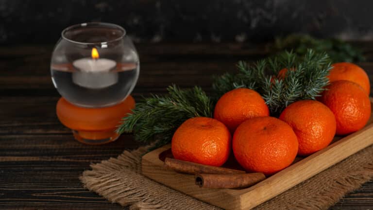 Казахстанцам рекомендуют не экономить мандарины из-за рекордного импорта