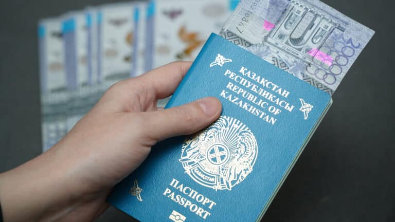 Переехавшим в Казахстан будут платить по 302 тыс. тенге на каждого