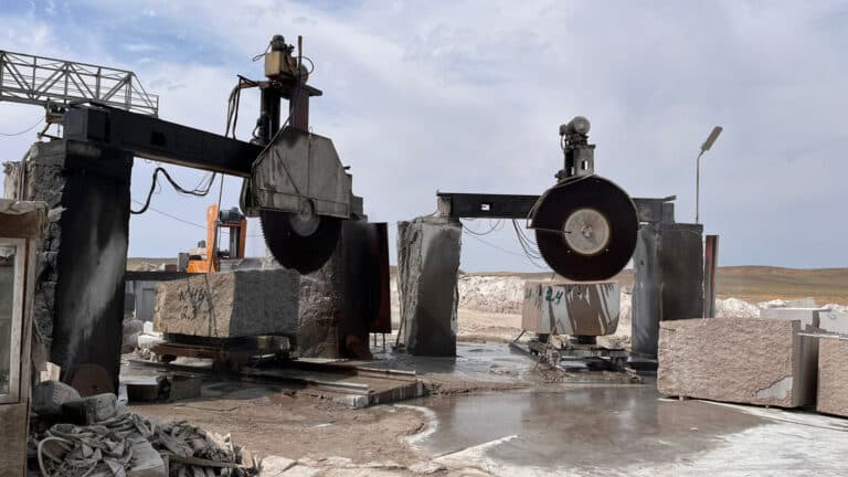 Работающая с гранитом компания двух алматинцев получила миллионные убытки