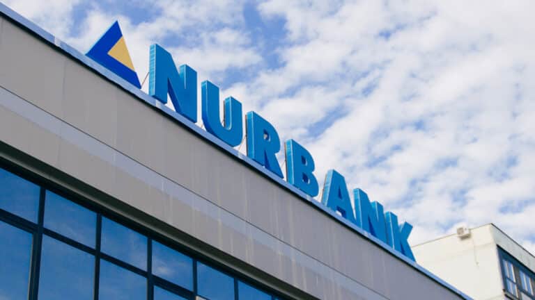 Еще один банк повысил ставку по депозитам до 20%