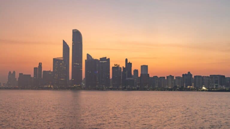 Абу-Даби: премиальный отдых с яркими впечатлениями