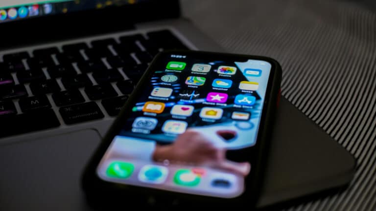 Мобильных операторов заподозрили в сговоре из-за повышения тарифов до 20%