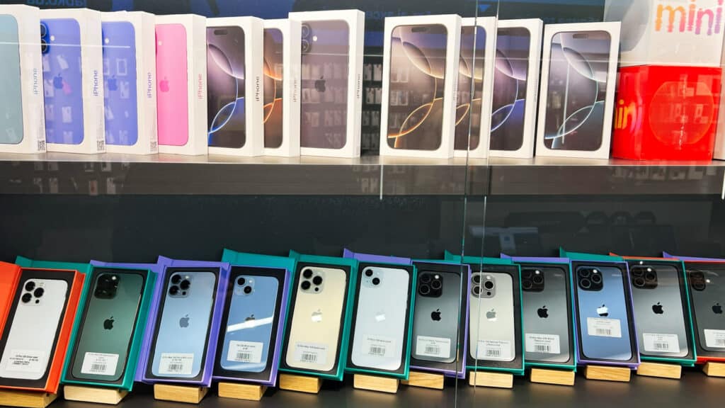 Попытки легализовать рынок смартфонов оказались недостаточно успешны