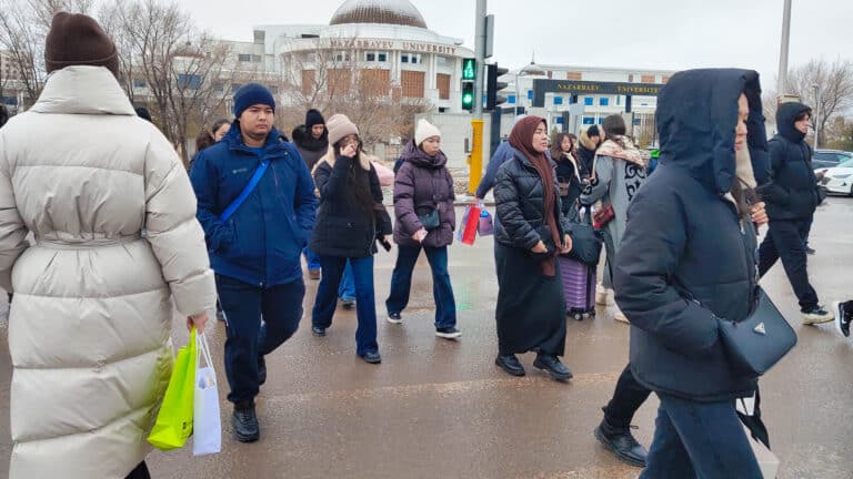 Реальные доходы казахстанцев упали на 3,4% в третьем квартале