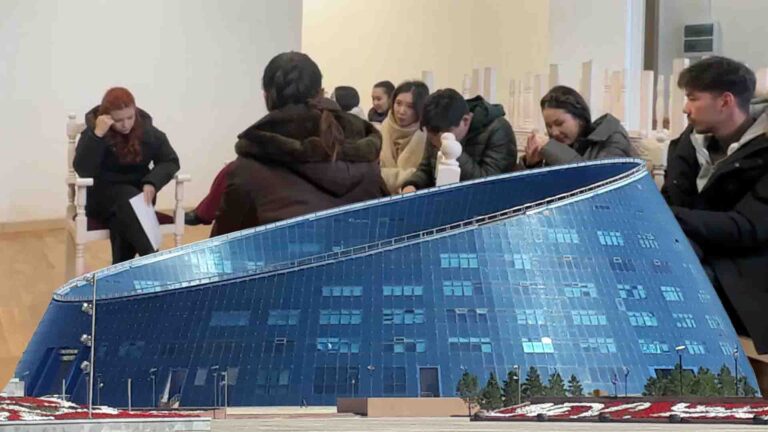 Суық аудитория, асханасыз университет: «Шабыт» студенттері жаппай шағым білдірді