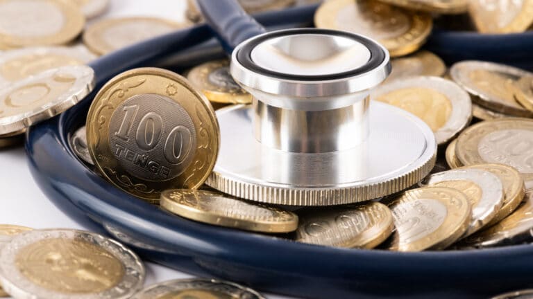 Безработных казахстанцев подключат к ОСМС за счет бюджетов акиматов