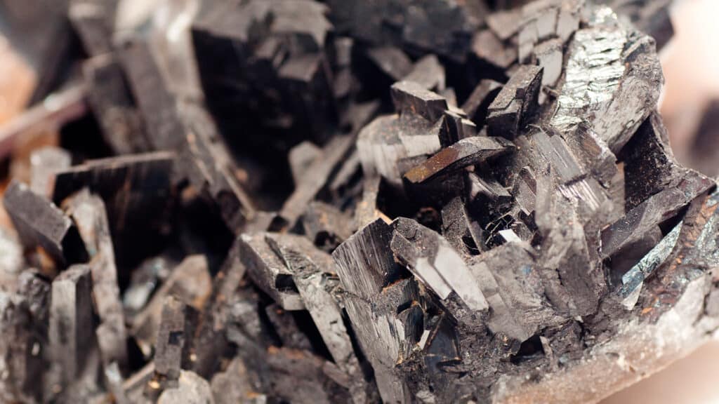 США продолжают работу с Казахстаном по запуску СП, которое займется добычей вольфрама/shutterstock, бильд-редактор: Дастан Шанай