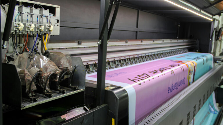 В Таразе жители засудили полиграфию из-за неприятного запаха