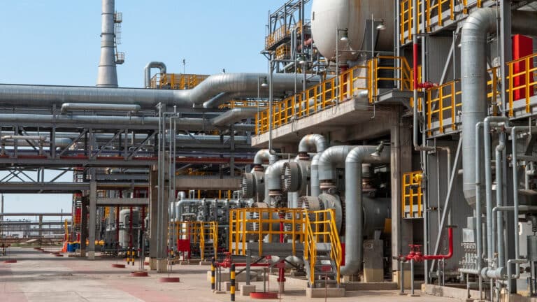 Аккенженов ответил на слухи о продаже двух казахстанских НПЗ за бесценок