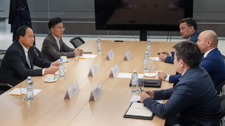 Китай увеличит вложения в текстильный кластер на юге Казахстана до $600 млн