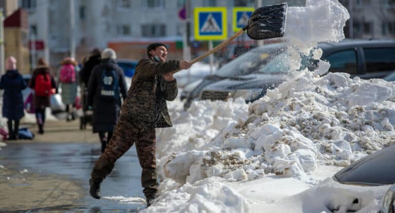 Юг Казахстана ждут дожди и гололед, север — снегопады и морозы до 20 градусов