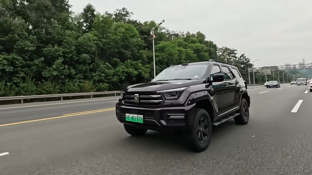 Tank 400 Hi4Z с 860 «лошадками» под капотом впечатлил автоблогера