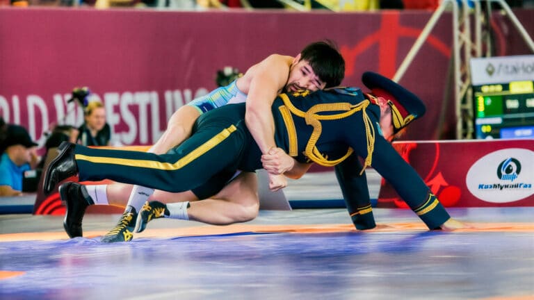 Олимпийского призера по борьбе судят за нападение на патруль Нацгвардии