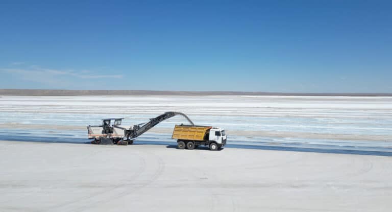 Сын экс-депутата будет добывать соль на озере Индер на западе Казахстана