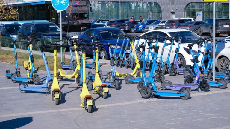 Борьба с электросамокатами началась: ужесточат правила их использования