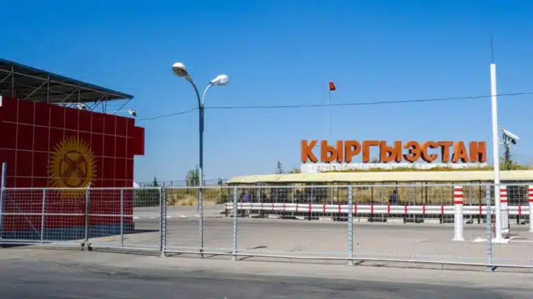 Международных правозащитников не пустили в Кыргызстан без объяснения причин