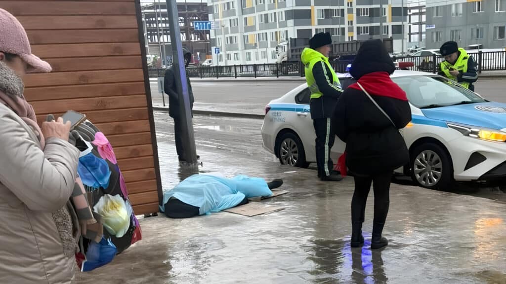 Акимат Астаны опроверг слухи о смерти мужчины из-за гололеда