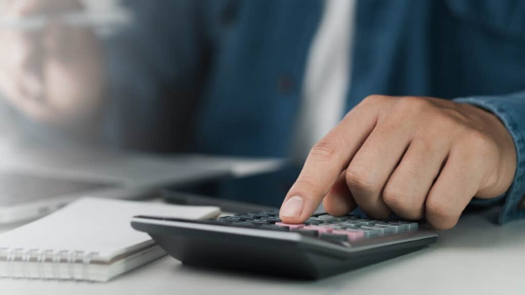 Перуашев выразил уважение Жумангарину за защиту реформы НДС