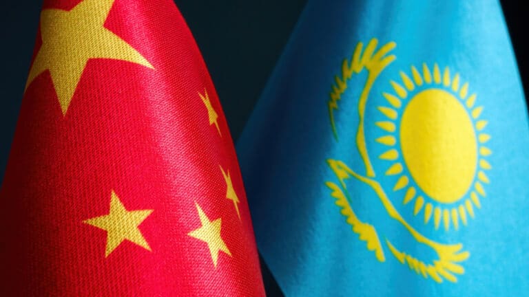 Китай готов сократить бедность в Казахстане