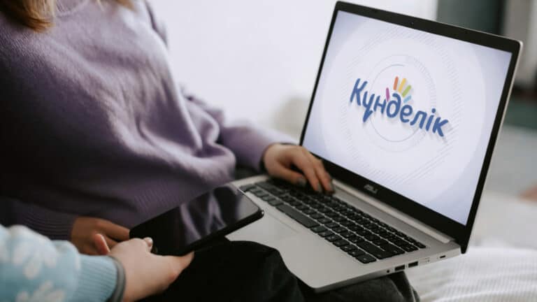 Родителям рассказали, куда жаловаться при утечке данных детей из Kundelik