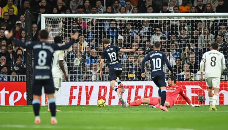 «Реал» вдевятером не совладал с «Сельтой», Хави Алонсо вновь на грани увольнения