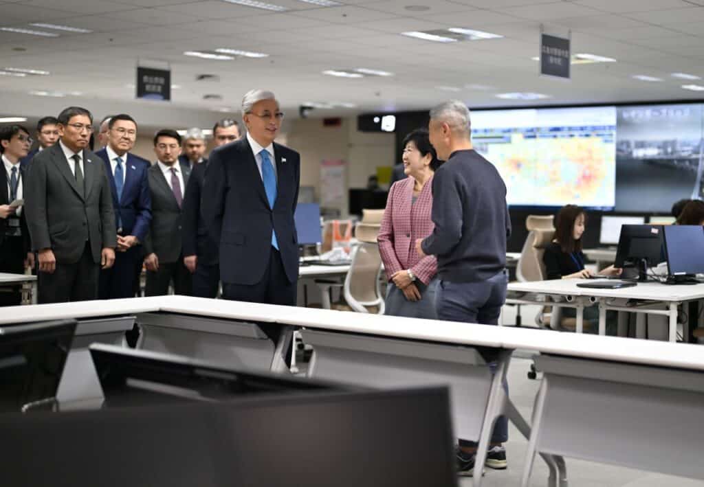 Токаев изучил японский опыт по борьбе с фейками в СМИ и соцсетях