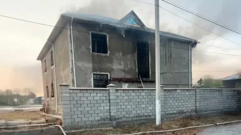 Скончался единственный выживший ребенок при пожаре в Алгабасе