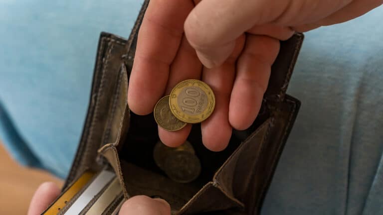 Доходы казахстанцев обещают поднять выше уровня инфляции благодаря новому плану