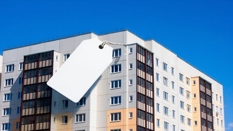 В Астане и Алматы резко взлетели цены на жилье в ноябре