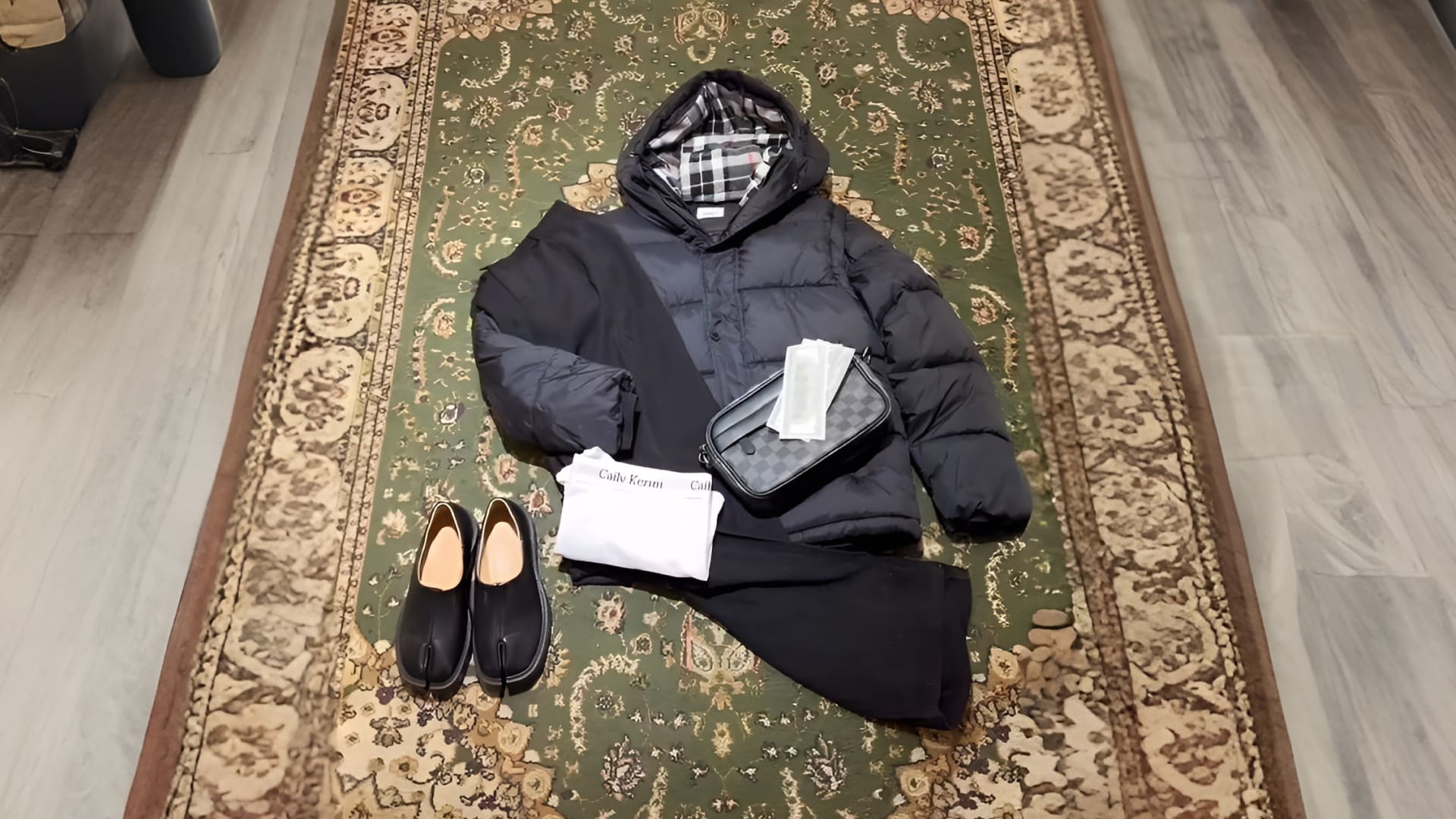 Магазин мужской одежды в Алматы разозлил Казнет неудачной рекламой