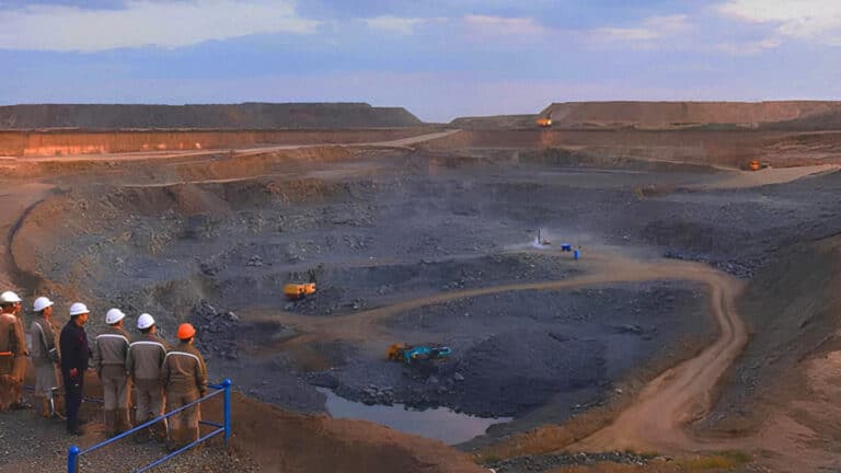 Компания россиянки и казахстанского миллионера решила уйти с биржи KASE