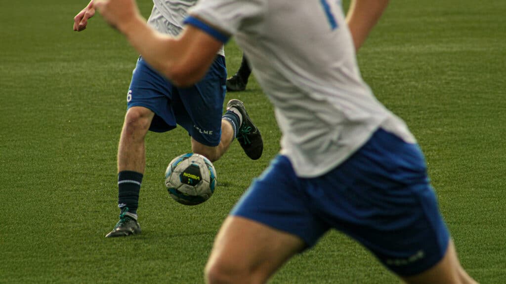 Два футбольных клуба продадут частным лицам в Казахстане