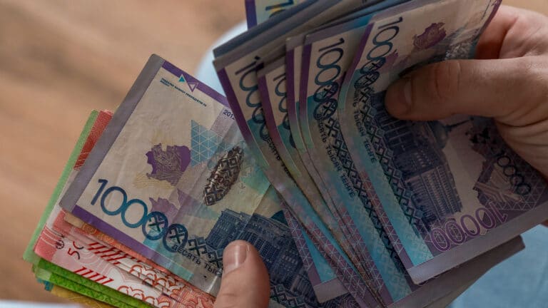 Сколько нужно отчислять  пенсионных взносов с 2026 года, рассказали в ЕНПФ