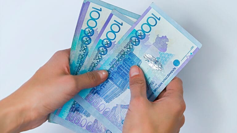 308 тысяч тенге в среднем получают работники в Жамбылской области