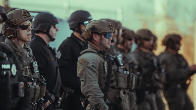 США включили трех казахстанцев в перечень самых опасных преступников