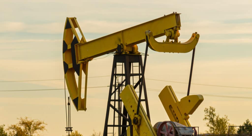 Компания родственника экс-депутата начнет искать нефть в Алматинской области/shutterstock, бильд-редактор: Адэлина Мамедова