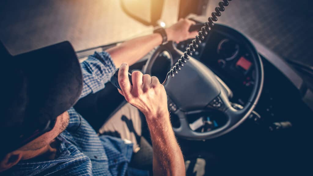 В МВД рассказали, как не стать жертвой мошенников при доставке авто