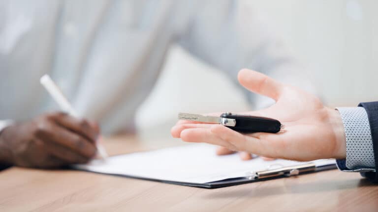 Казахстанцы не смогут брать автокредиты как раньше: регулятор ставит препоны