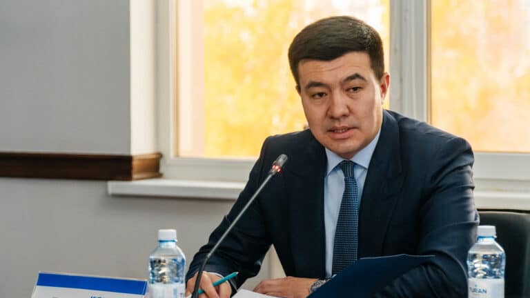 Строительный магнат хочет купить 40% ERG за $1,4 млрд, вступив в гонку с Ибрагимовым