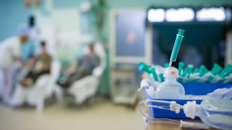 Цены на лекарства по госзакупкам снизили до 300% в Казахстане