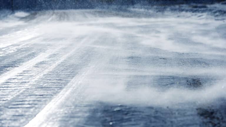 Все основные трассы из Астаны закрыты из-за гололеда