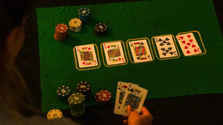 Лудоманка из Шымкента украла 35 млн тенге и проиграла их