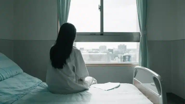 «Ас-су бермей бір ай ұстаған»: ауруханаға түскен әйелдің туыстары көмек сұрады