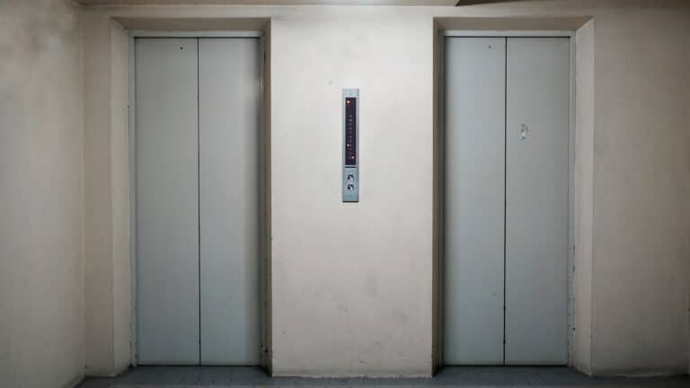 Семь тысяч опасных лифтов до сих пор работает в Казахстане